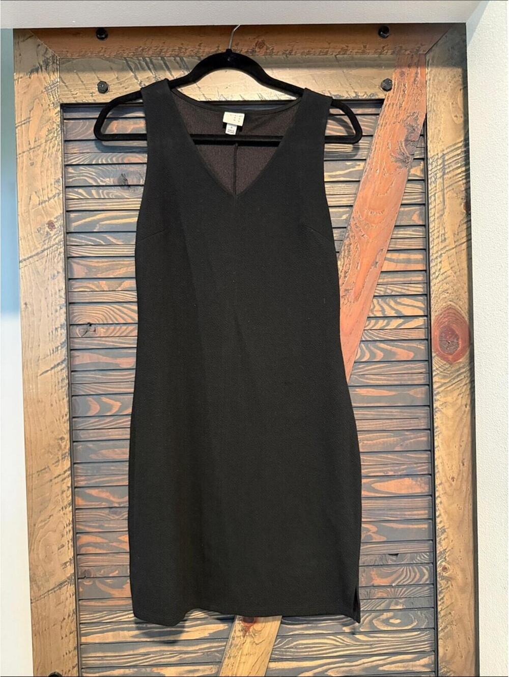 Source Unknown Black Sleeveless V-Neck Mini Dress